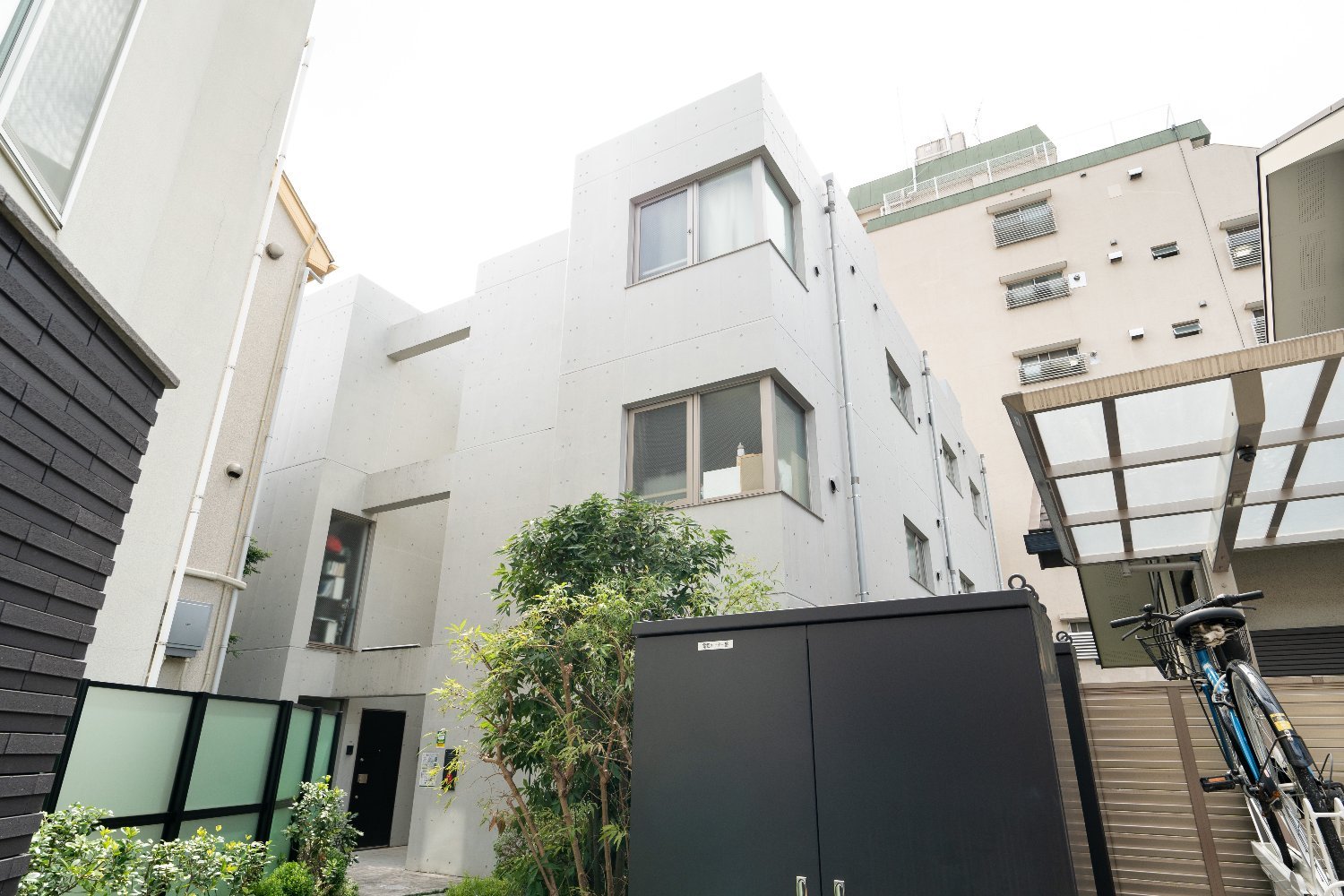 UVAS Ikebukuro