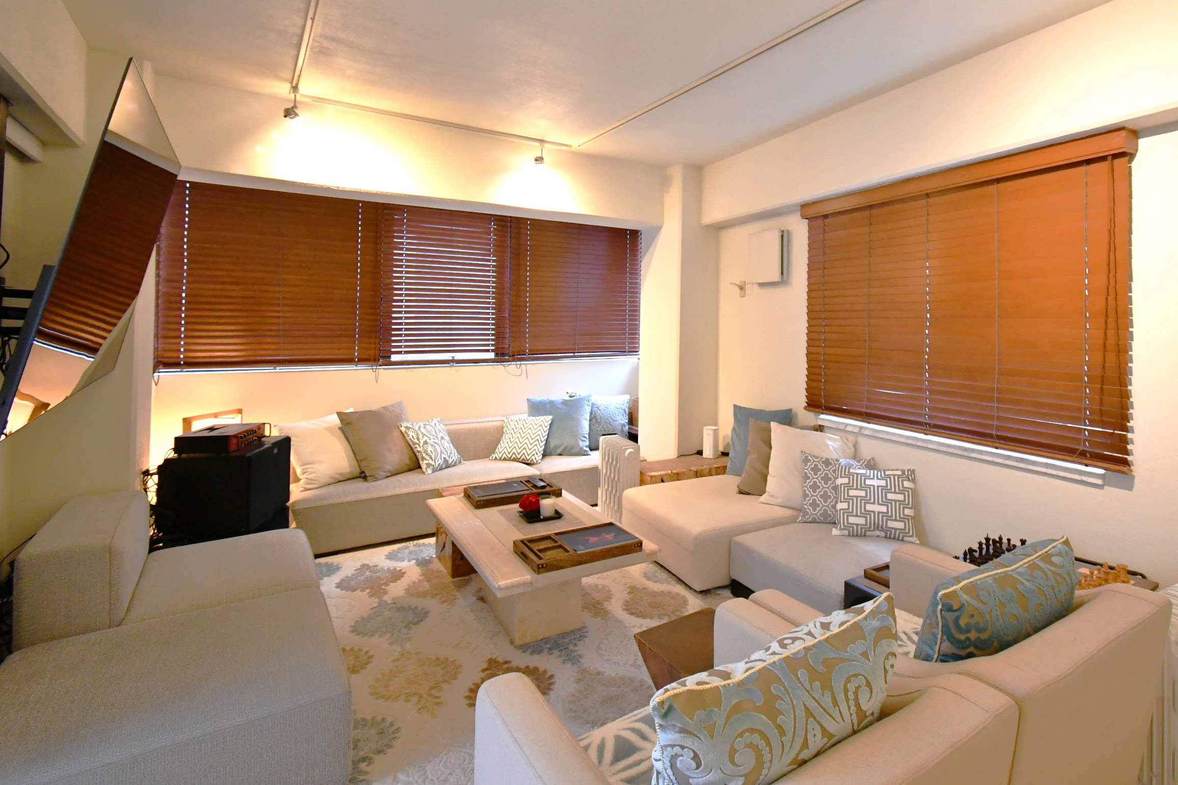 Nishiazabu House